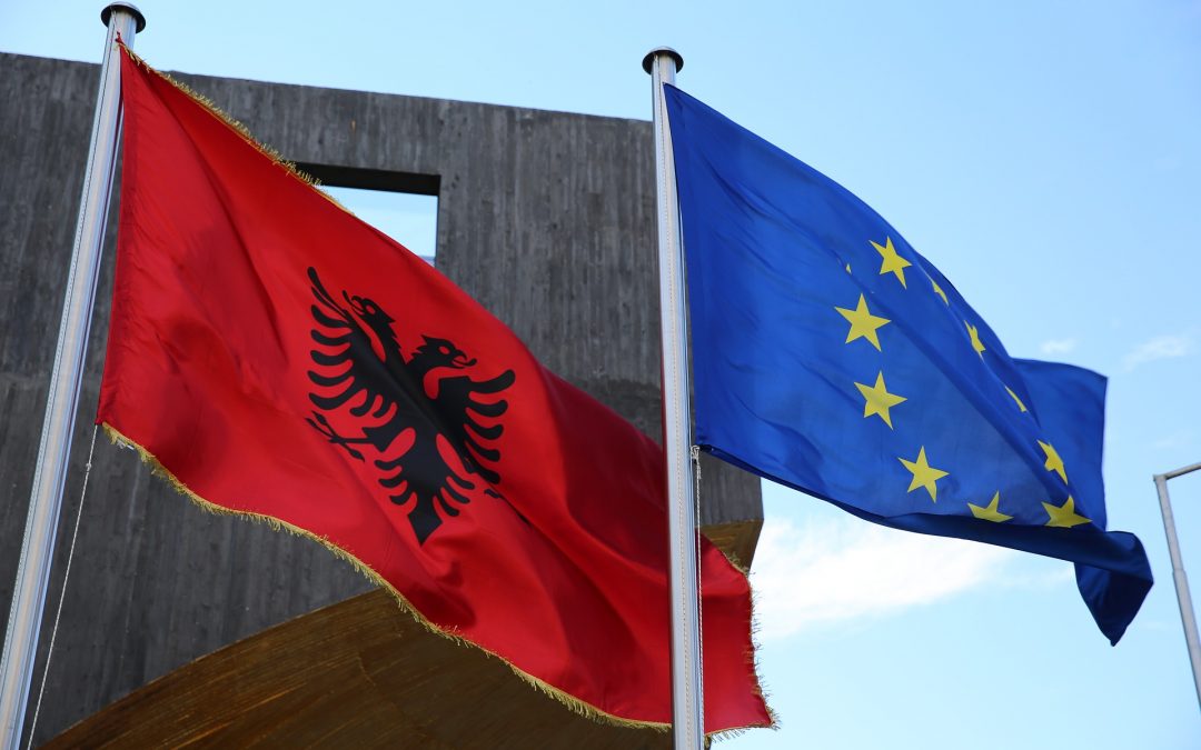 zastava Albanije i Europske Unije
